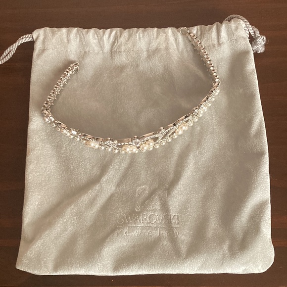 SWAROVSKI Swan pearl tiara - Picture 9 of 9